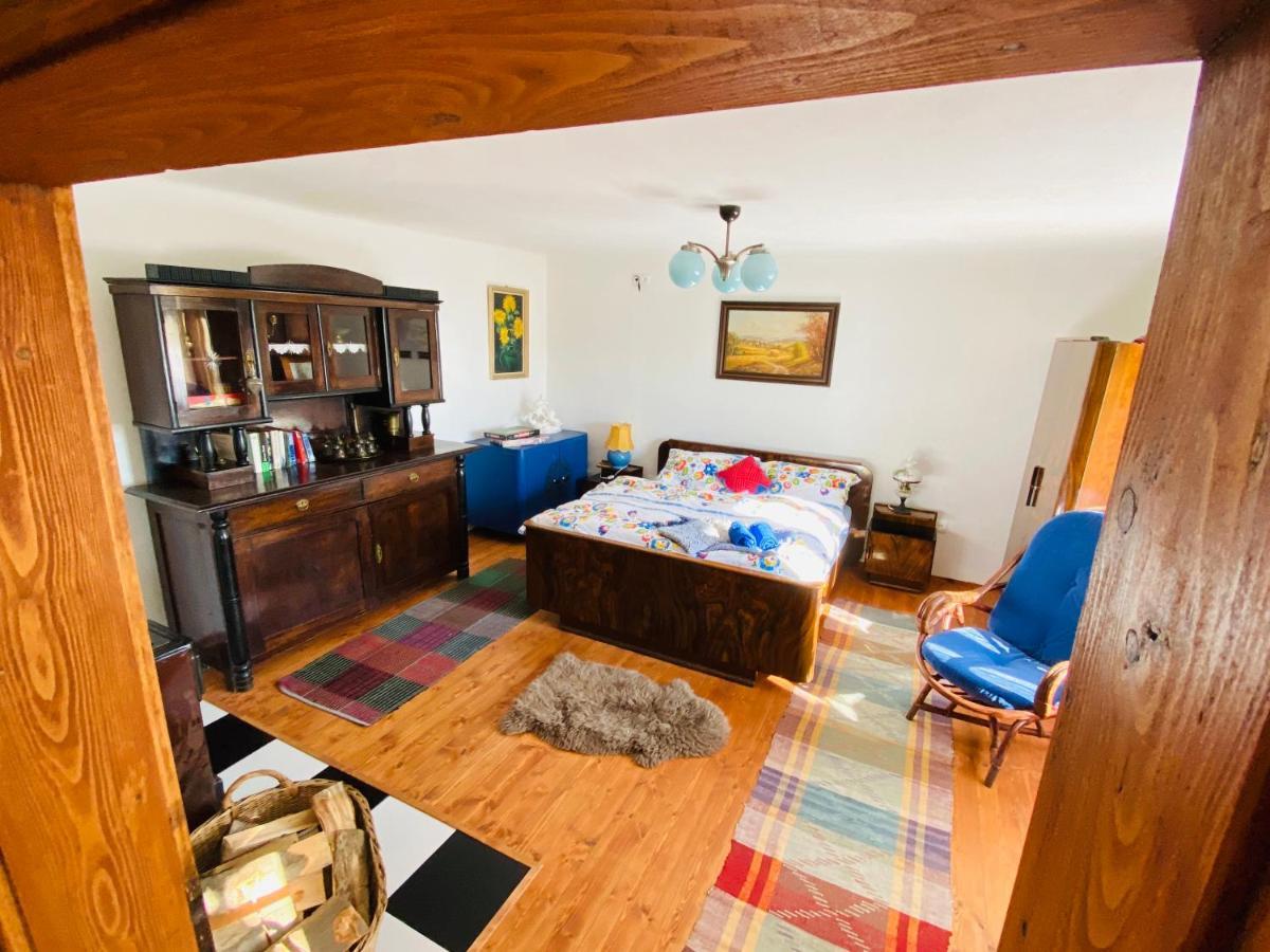 Libling Ruzovy Guest House บันสกา ชีอาว์นีซา ภายนอก รูปภาพ