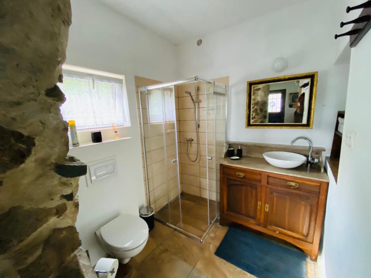 Libling Ruzovy Guest House บันสกา ชีอาว์นีซา ภายนอก รูปภาพ