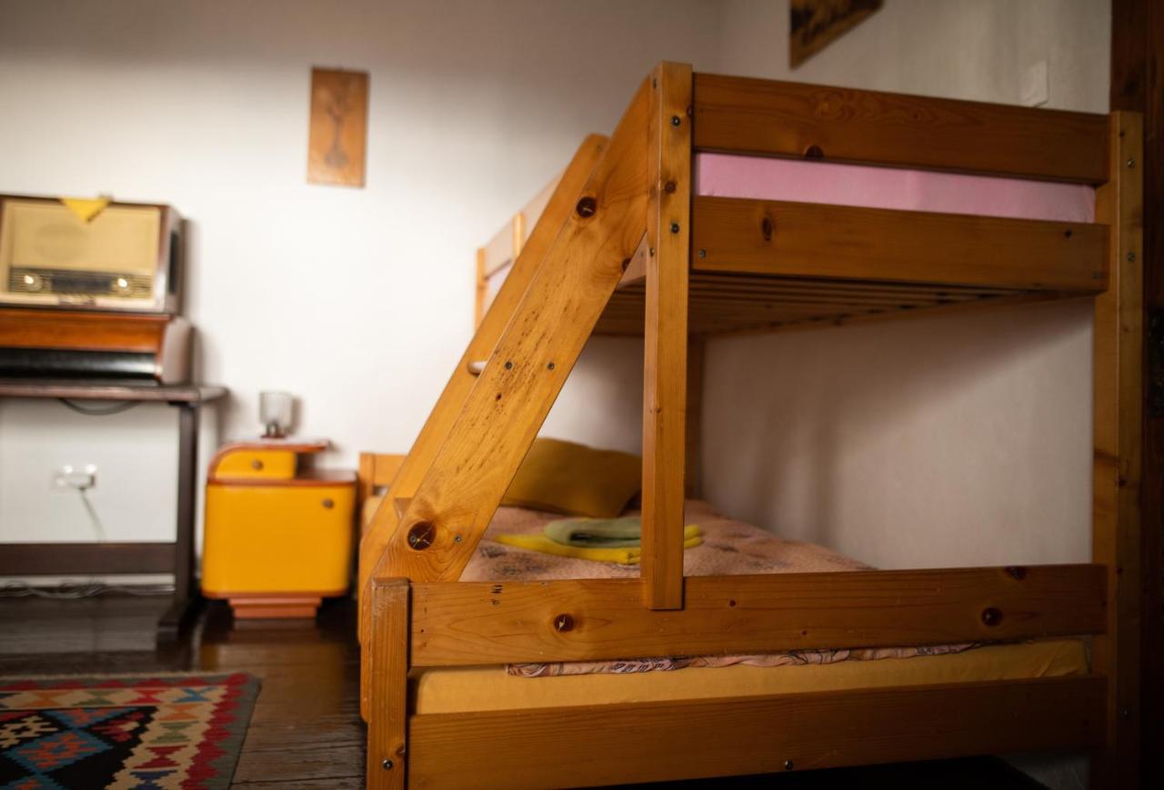 Libling Ruzovy Guest House บันสกา ชีอาว์นีซา ภายนอก รูปภาพ